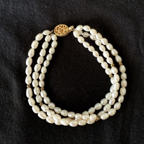 [SOLD] Ivory Layer Bead Necklace and Bracelet - Picture 3 of 4